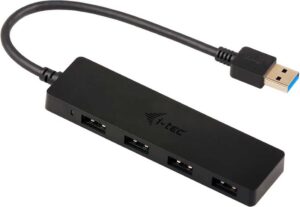 Schwarzer USB-Hub von i-tec mit vier Anschlüssen und USB 3.0 Kabel.