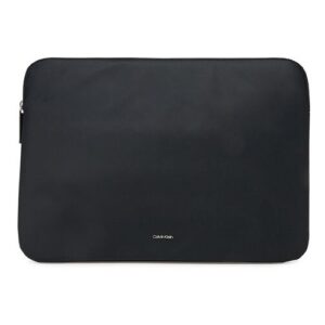 Schwarze Calvin Klein Laptoptasche mit Reißverschluss und schlichtem Design.